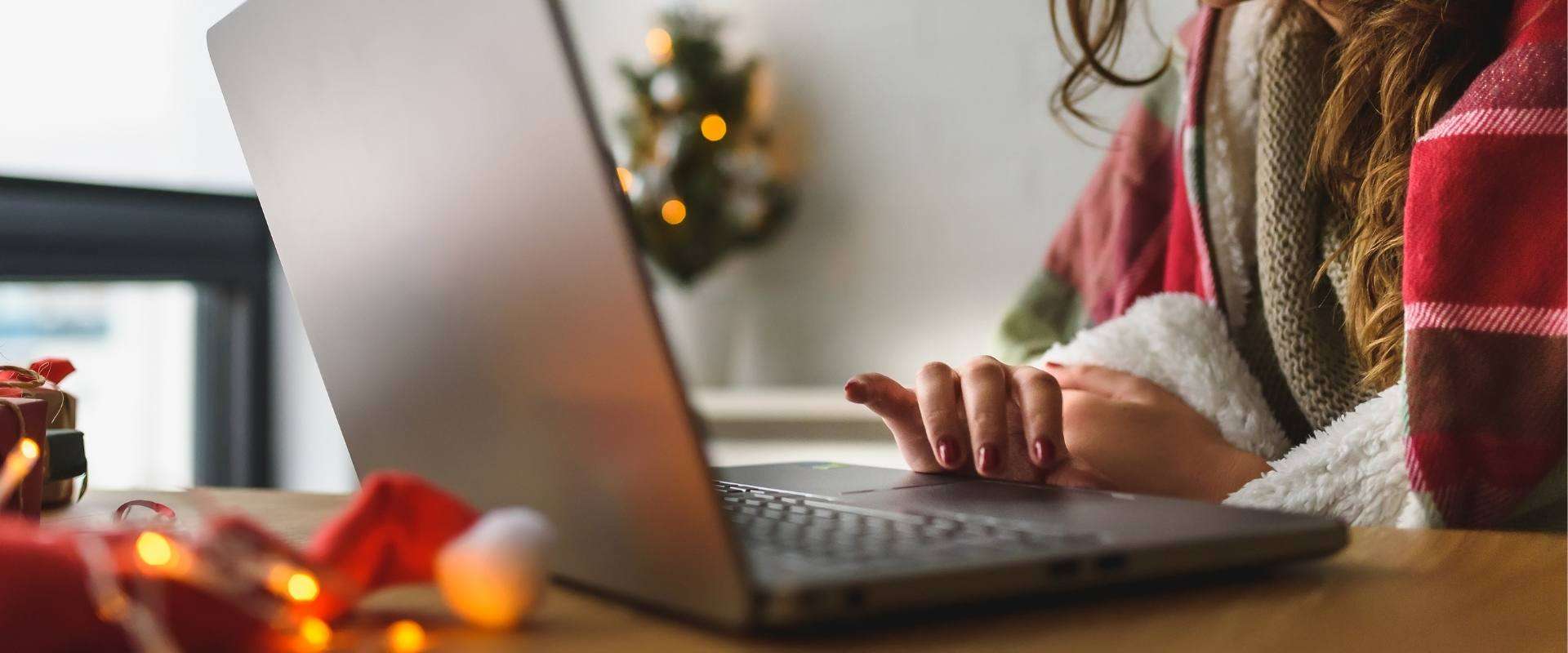 4 Ways To Manage Time Off During The Holidays